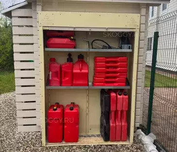 Роллетный шкаф для хранения ГСМ в цвете "слоновая кость" в дер. Лазурная, Конаковский окр, Тверская обл.